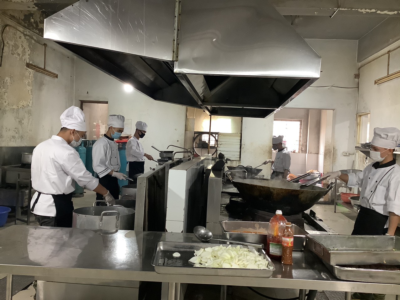 Hình ảnh về Bếp và Đầu bếp cung cấp Suất Ăn